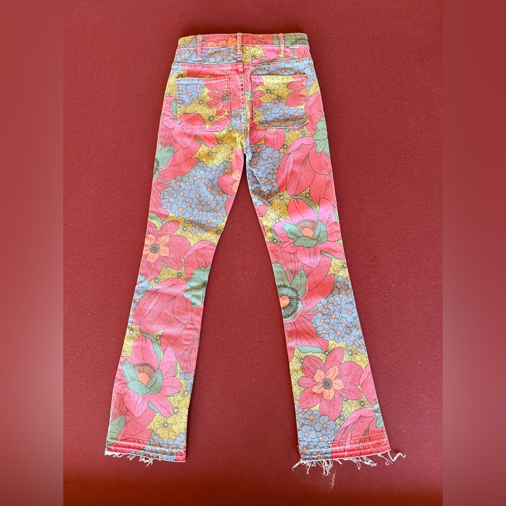 MOTHER DENIM Multicolor Patch Pocket Insider Flood Jeans in Psychic Floral - Picture 3 of 9